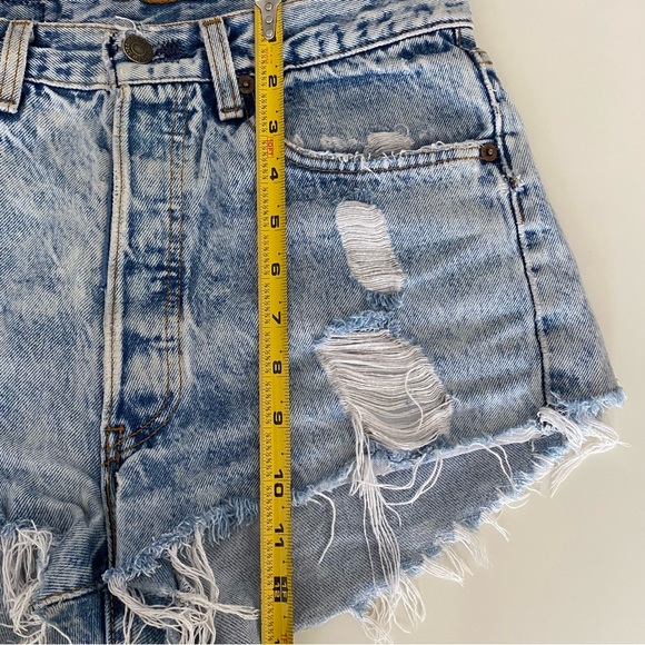 Vintage Acid Wash Levi 501 Denim Shorts - Picture 11 of 11
